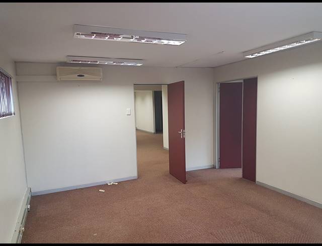 110M² OFFICE TO LET IN WESTVILLE